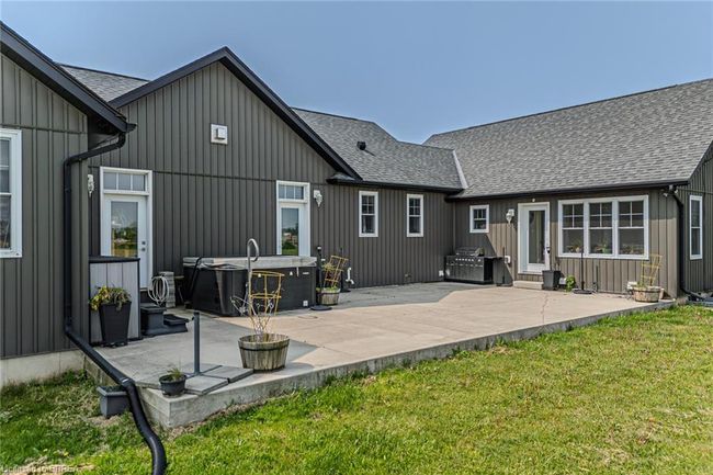 26 8 Th Concession Rd, Home with 3 bedrooms, 2 bathrooms and 9 parking in Brant ON | Image 19