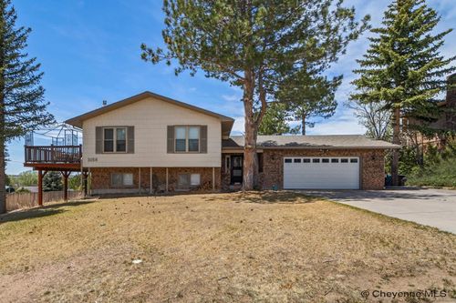 3158 Bluff Pl, Cheyenne, WY, 82009-4512 | Card Image