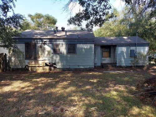 720 Macarthur Ave, Wake Village, TX, 75501-6142 | Card Image