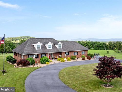 92 Jacob Ct, WOODSTOCK, VA, 22664-3058 | Card Image