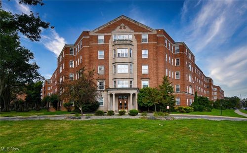apt-207-13800 Fairhill Rd, Shaker Heights, OH, 44120-1277 | Card Image