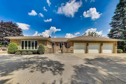 21070 W Columbia Ct, Lake Zurich, IL, 60047-8864 | Card Image