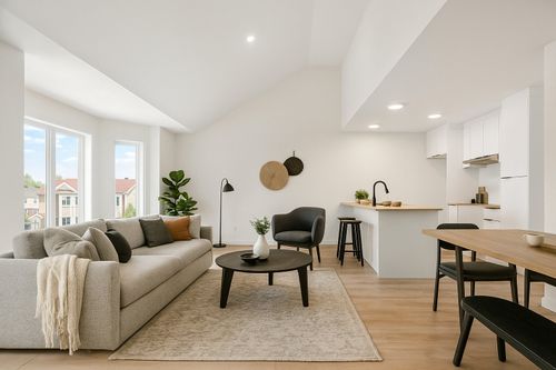 9440 Rue Riverin, Brossard, QC, J4X3A7 | Card Image