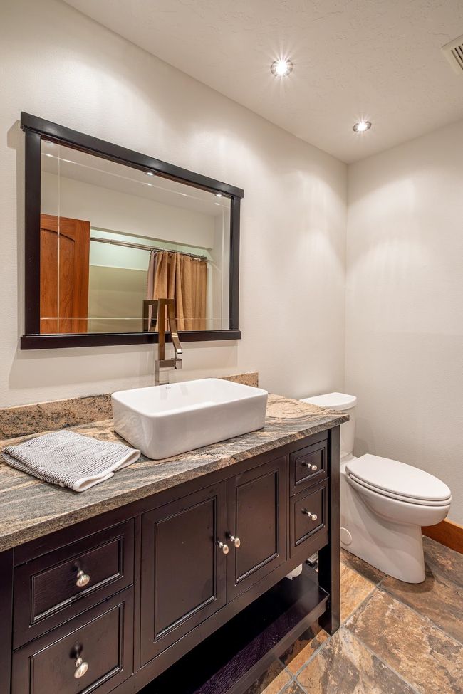 UNIT-4 - 16978 S Inner Ln, Condo with 3 bedrooms, 2 bathrooms and null parking in Spirit Lake IA | Image 14