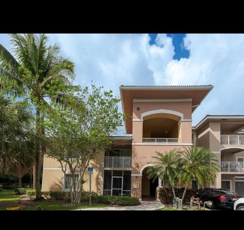 207-6556 Emerald Dunes Dr, West Palm Beach, FL, 33411-2752 | Card Image