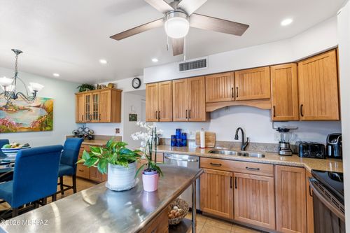 e-10-1330 S Avenida Polar, Tucson, AZ, 85710-5252 | Card Image