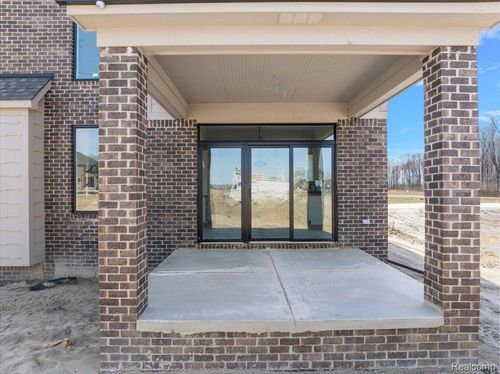 24388 Sawgrass Dr, Macomb, MI, 48042 | Card Image