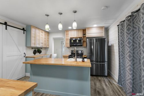 210 W Center Ave, Prague, NE, 68050-6422 | Card Image