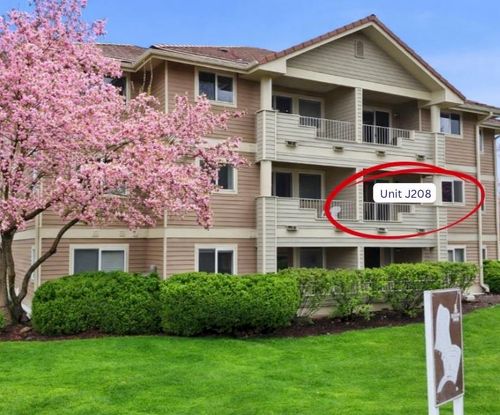 639 N Riverpoint Blvd, Spokane, WA, 99202-1672 | Card Image