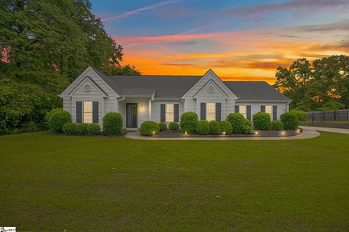 104 Fox Ln, Pickens, SC, 29671-8984 | Card Image