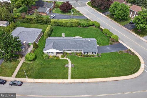 701 Pershing Ave, EPHRATA, PA, 17522-1964 | Card Image