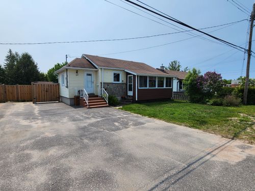 311 Albert Ave, North Bay, ON, P1B7J8 | Card Image
