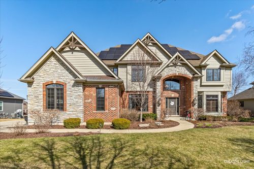3680 Broadleaf Ave, Elgin, IL, 60124-7882 | Card Image