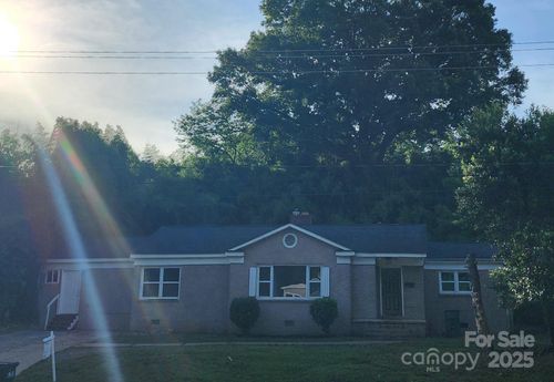 3337 Eastway Dr, Charlotte, NC, 28205-5647 | Card Image