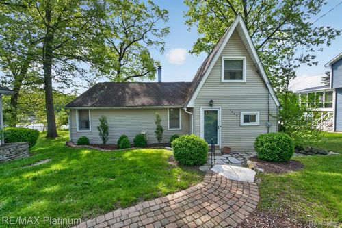 1464 Clark Lake Rd, Brighton, MI, 48114-4907 | Card Image
