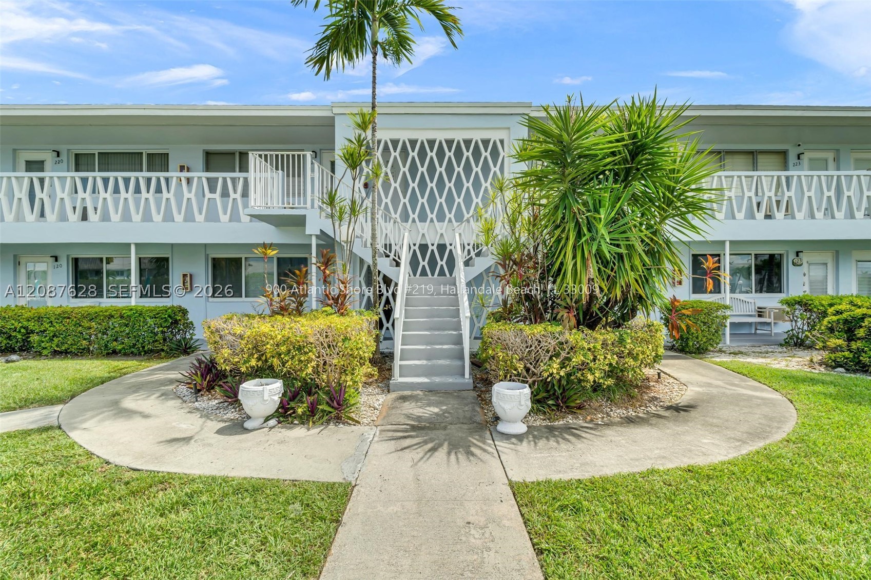 Residential in Hallandale