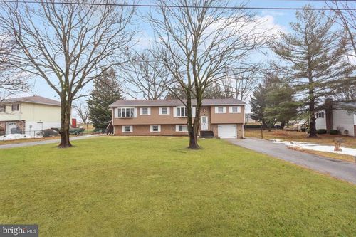 1002 Frederick Pike, LITTLESTOWN, PA, 17340-9777 | Card Image