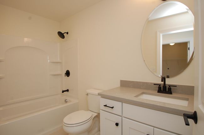 6A - 42 Sheffield Way, Condo with 2 bedrooms, 3 bathrooms and null parking in Londonderry NH | Image 12
