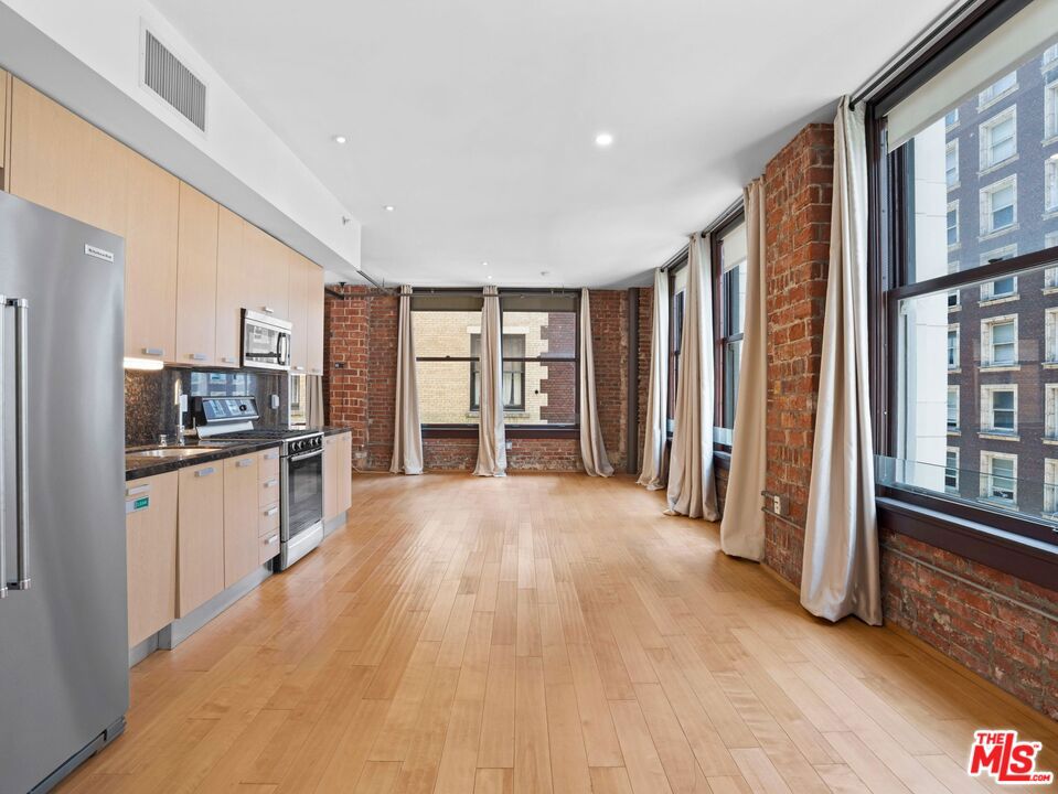 Residential Lease in Los Angeles 2