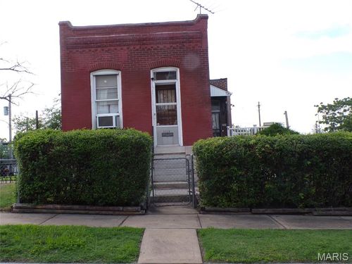 1113 E John Ave, Saint Louis, MO, 63107-1327 | Card Image