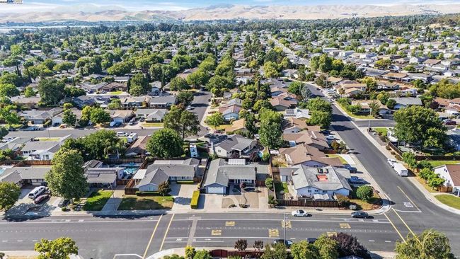 394 Encino Dr, House other with 3 bedrooms, 2 bathrooms and 2 parking in Livermore CA | Image 44