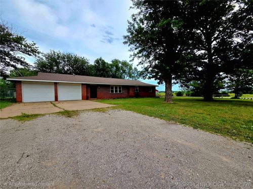 402 S Hickory St, Copan, OK, 74022-4018 | Card Image