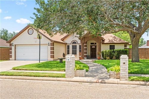 871 Quail Hollow Dr, Weslaco, TX, 78596-7833 | Card Image