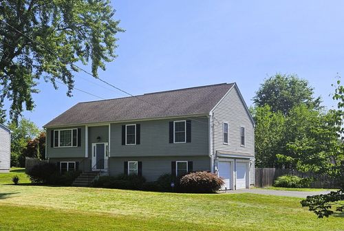 62 3rd St, Suffield, CT, 06078-1823 | Card Image