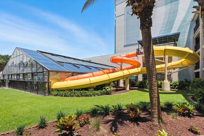 Surrounding community with a lawn | Image 32