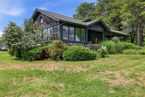 14 Wood Ave, Narragansett, RI, 02882-3127 | Card Image
