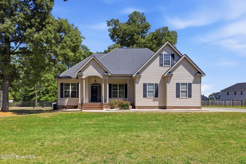 206 Laurel Dr, Pikeville, NC, 27863-8230 | Card Image