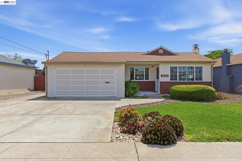 1762 Via Redondo, San Lorenzo, CA, 94580-2163 | Card Image