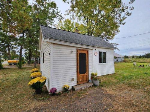 3996 Main St, Kettle River, MN, 55757-8647 | Card Image