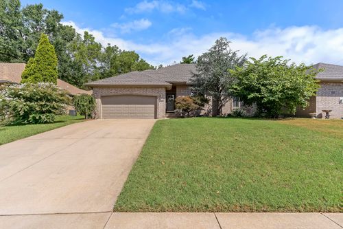 3111 W Sunset St, Springfield, MO, 65807-1093 | Card Image