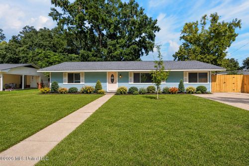 117 Olson Ave, Long Beach, MS, 39560-5825 | Card Image