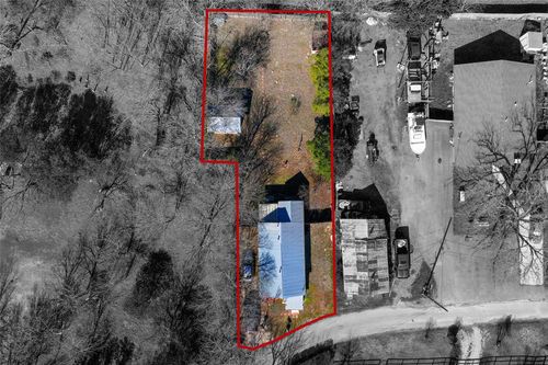 607 Garcia St, Lockhart, TX, 78644-3501 | Card Image