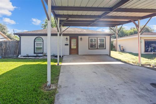 916 Temple Cir, Hitchcock, TX, 77563-1616 | Card Image