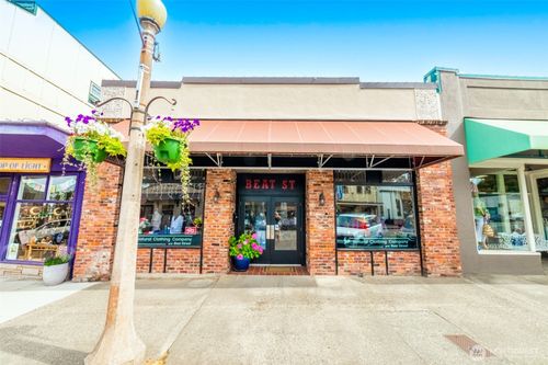 1010 1st St, Snohomish, WA, 98290-2909 | Card Image