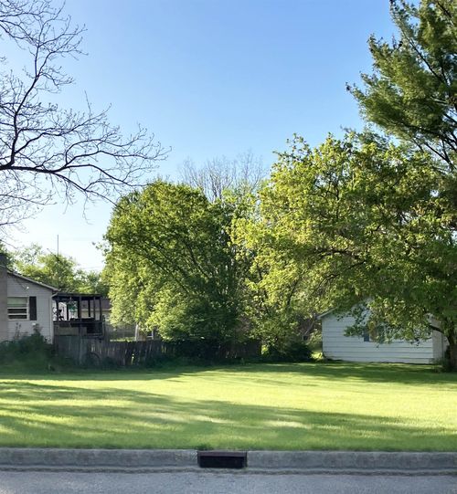 632 Rockingham Ave, Alma, MI, 48801-2723 | Card Image