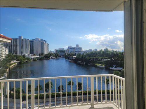 apt-509-2600 Collins Ave, Miami Beach, FL, 33140-4711 | Card Image