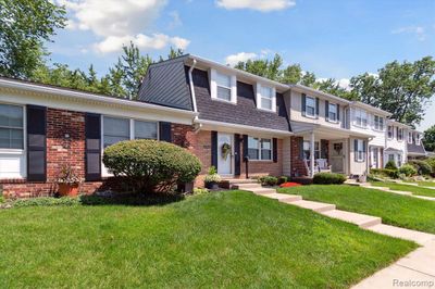 19685 Ironwood Court, Condo with 2 bedrooms, 1 bathrooms and null parking in Northville Twp MI | Image 2