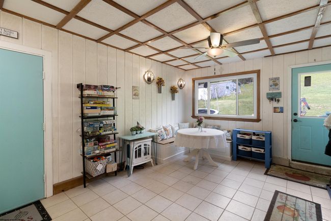 10401 Skin Creek Rd, House other with 4 bedrooms, 3 bathrooms and 3 parking in Horner WV | Image 18