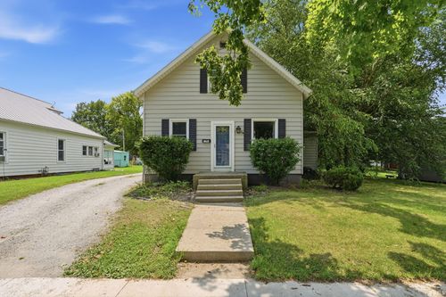 1104 E Fort Wayne St, Warsaw, IN, 46580-3439 | Card Image