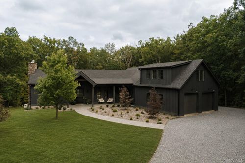 35 Old Farm Rd, Rhinebeck, NY, 12572-2200 | Card Image