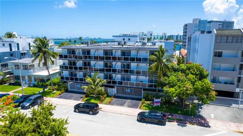 apt-207-1986 Biarritz Dr, Miami Beach, FL, 33141-4494 | Card Image