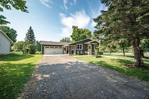 195 W Humble Ave, Ellsworth, WI, 54011-9124 | Card Image