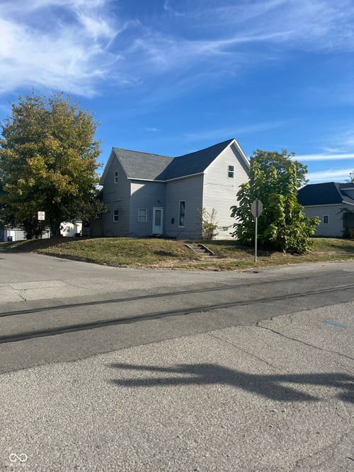 1302 S C St, Elwood, IN, 46036-1911 | Card Image