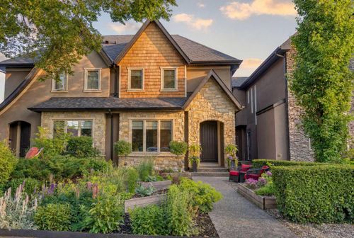 1732 49 Ave Sw, Calgary, AB, T2T2T9 | Card Image