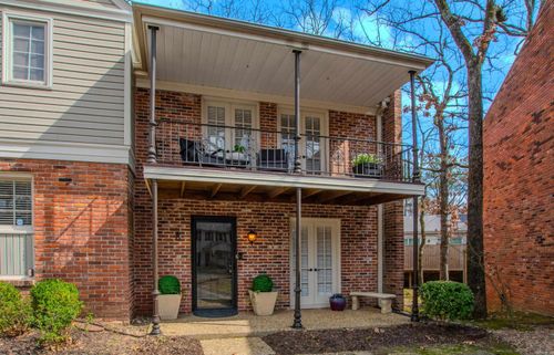 8 Kingsbridge Way, Little Rock, AR, 72212-3668 | Card Image