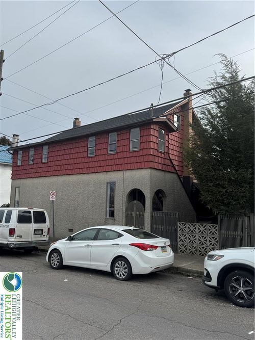 1-702 Walnut St, Freeland, PA, 18224-1425 | Card Image